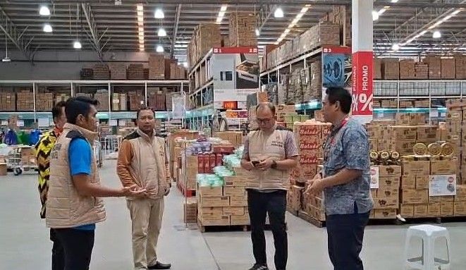 Satgas Pangan Polda Kalsel Sambangi Lotte Mart Banjarmasin, Pantau Harga dan Stok Bapokting