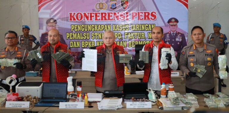 Polda Kalsel Bongkar Jaringan Pemalsuan Dokumen Kendaraan Bermotor, 6 Tersangka Diamankan
