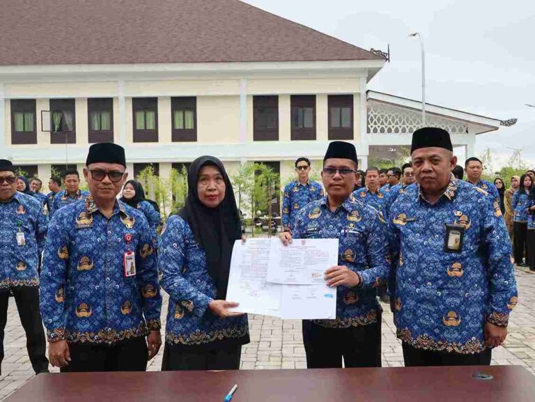Penuh Haru, Syarif Mauliddin Nur Kenang Pengabdian Panjang di Dinsos Kalsel Saat Sertijab