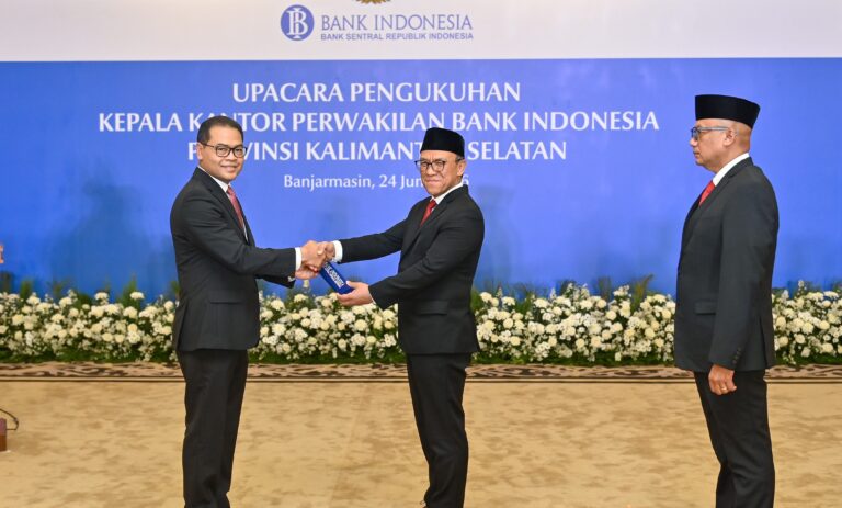 Ricky P. Gozali Kukuhkan Haris Munandar sebagai Kepala BI Kalsel