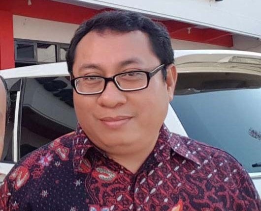 Geliat Bayang-Bayang Sang Mantan