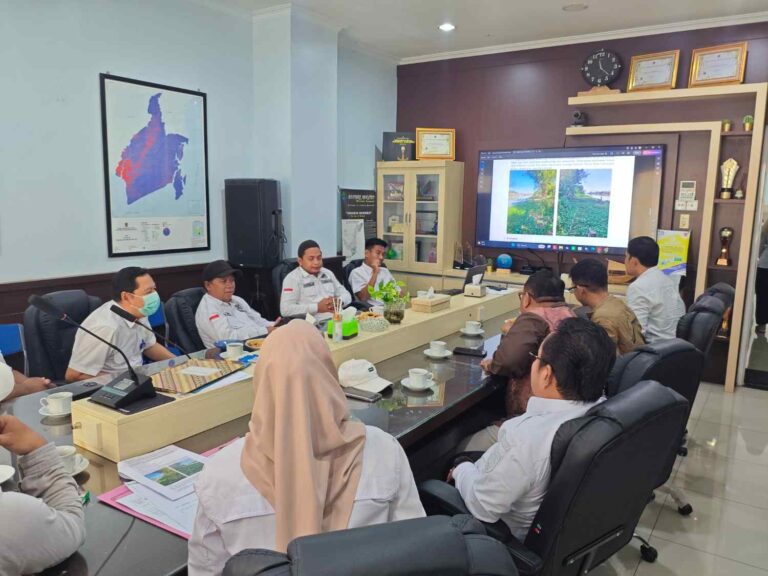 DLH Kalsel dan Banua Pers Community Gelar Green Action 2026, Tanam 600 Pohon di Kabupaten Banjar